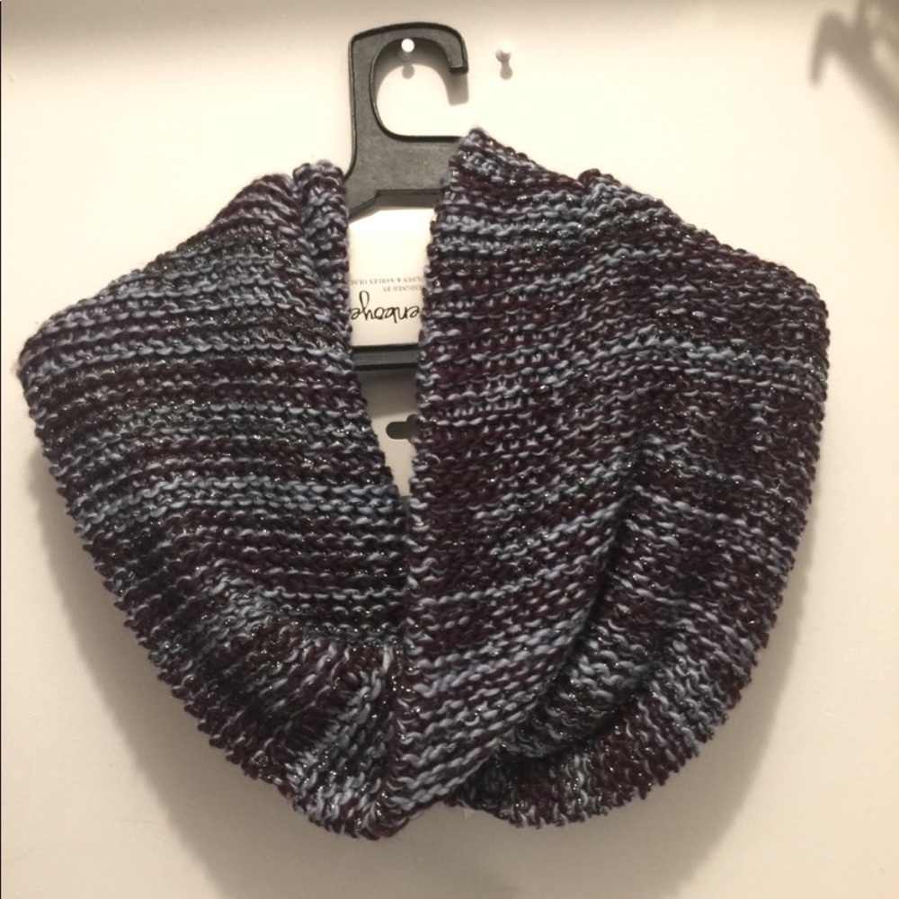 🔖NWT - Mary-Kate & Ashley Olsen Scarf